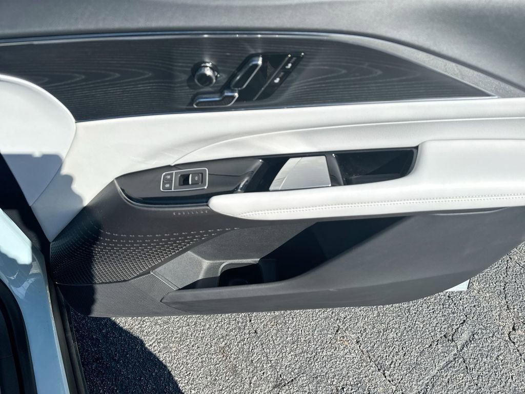 Used 2024 Cadillac Lyriq Luxury w/ LPO, Floor Liner Package RWD image 33