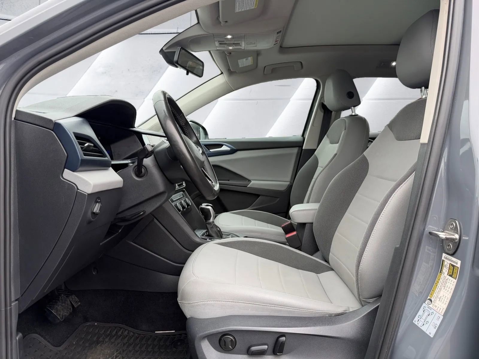 Used 2022 Volkswagen Taos SE image 9