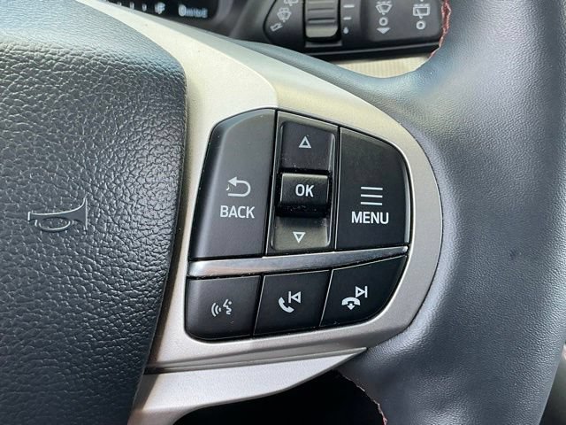 Used 2025 Ford Explorer Active w/ Active Comfort Package RWD image 32