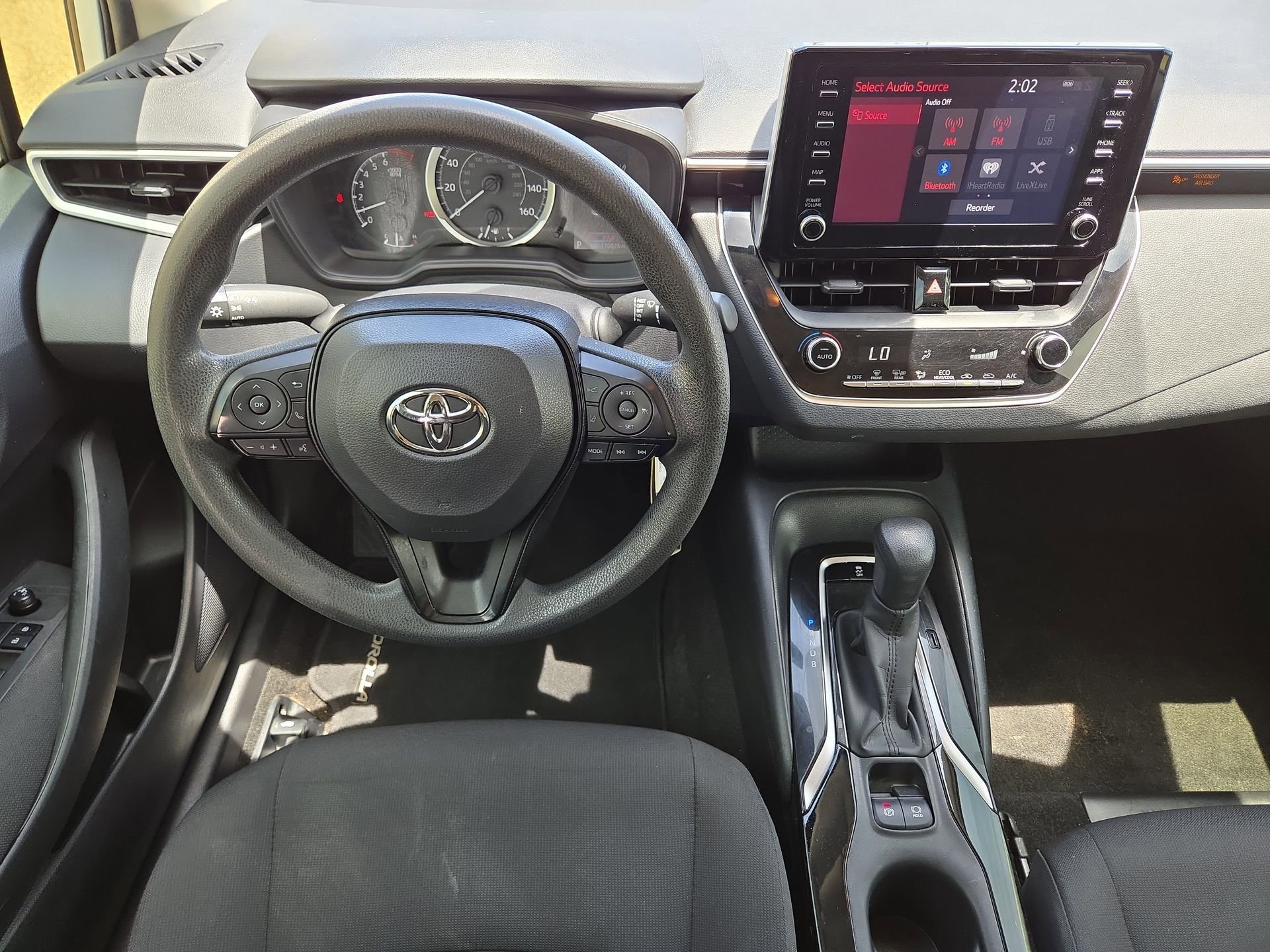 Used 2020 Toyota Corolla LE FWD image 14