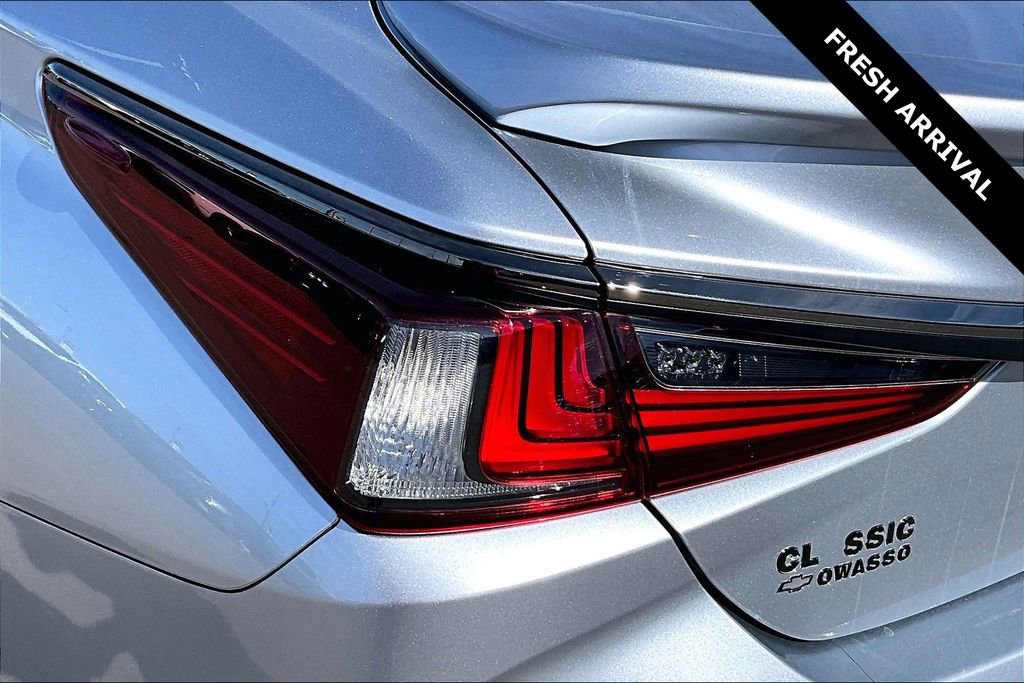 Used 2024 Lexus ES 350 F Sport w/ Accessory Package (Z2) image 22