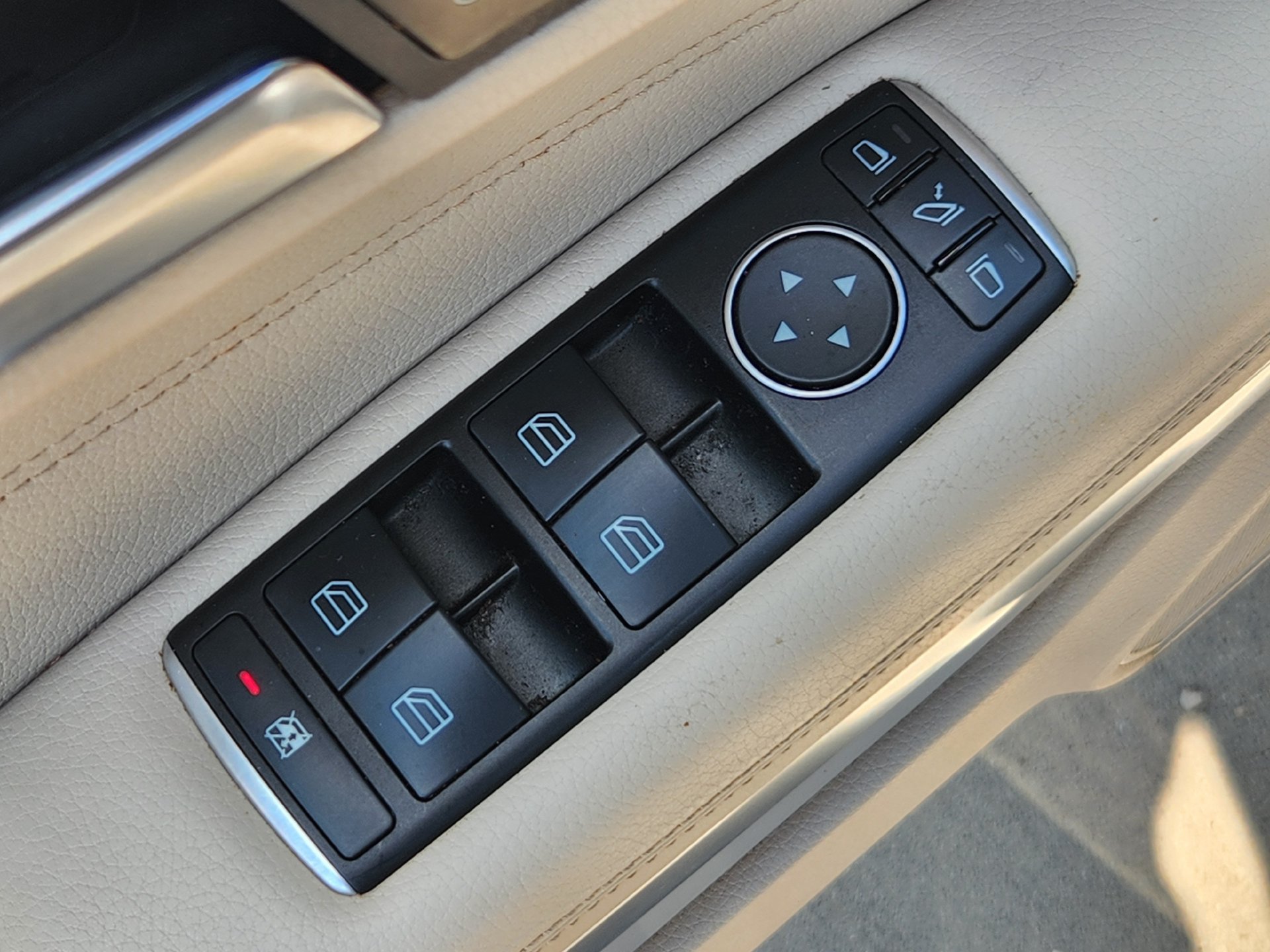 Certified 2016 Mercedes-Benz E 400 Cabriolet image 24