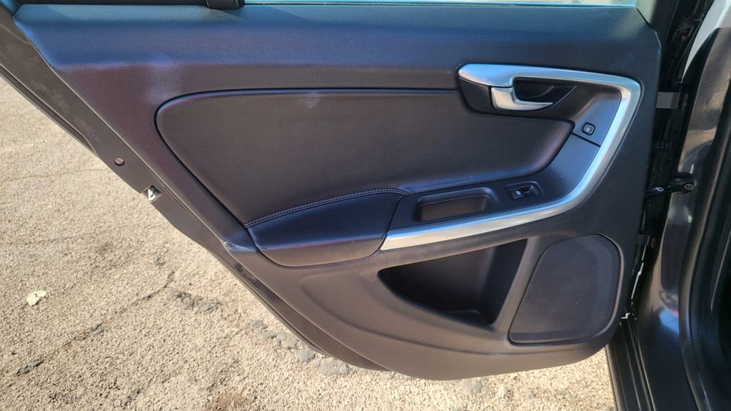 Used 2016 Volvo V60 T5 Premier w/ Protection Package FWD image 21