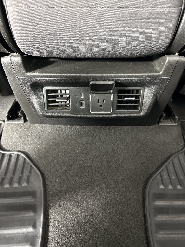 Used 2024 Chevrolet Silverado 1500 LT AWD/4WD image 19