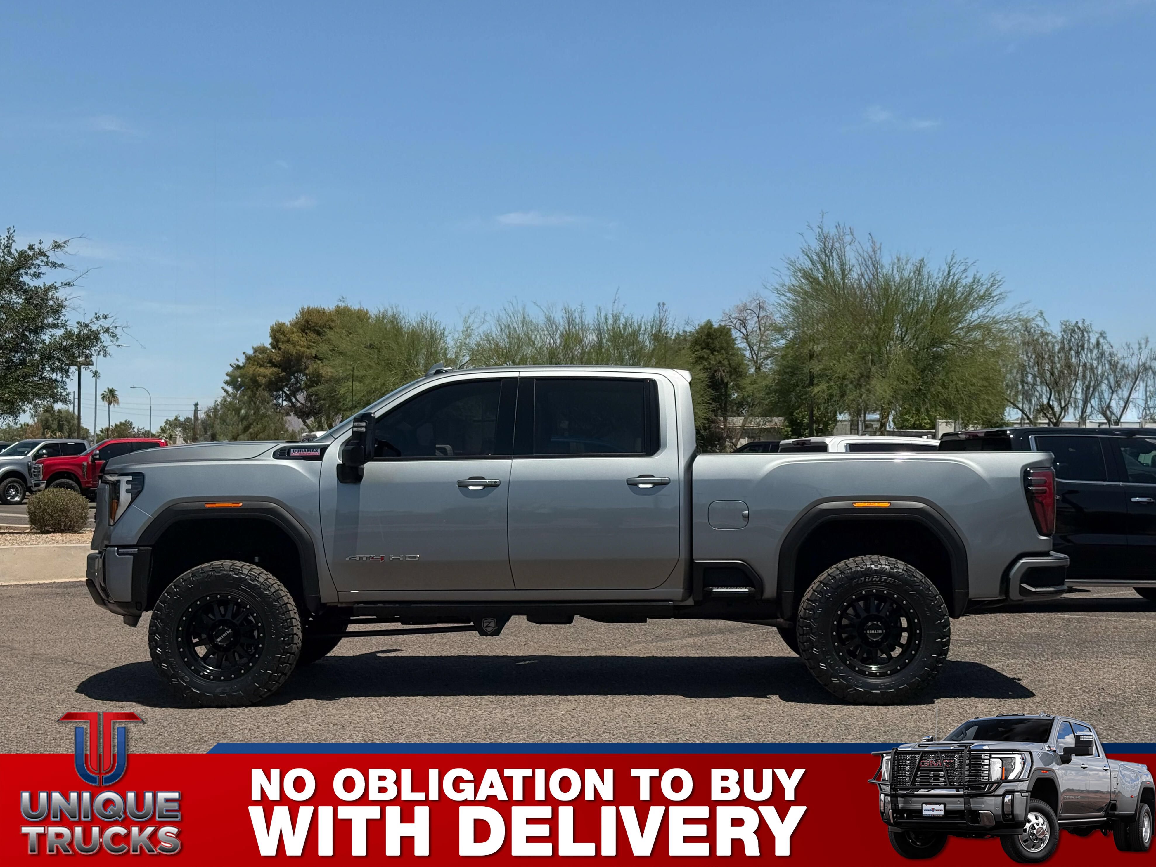 Used 2024 GMC Sierra 2500 AT4 w/ AT4 Preferred Package AWD/4WD image 8