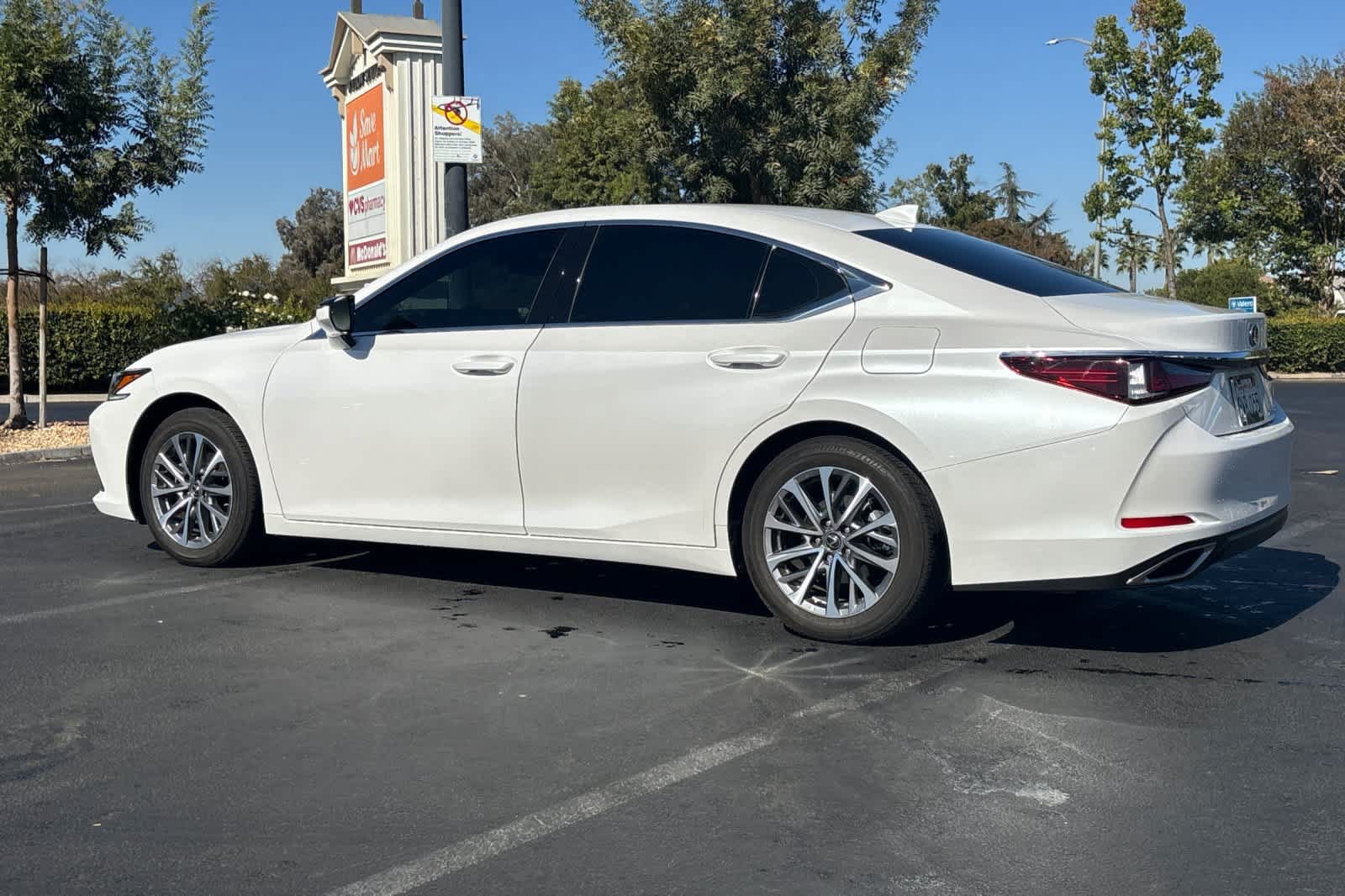 Used 2025 Lexus ES 350 w/ Accessory Package (Z2) FWD image 6
