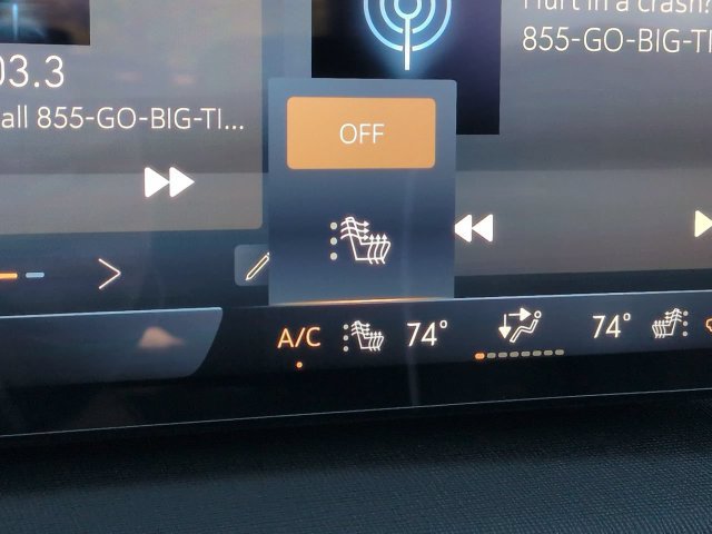 Used 2025 Buick Enclave Preferred FWD image 24