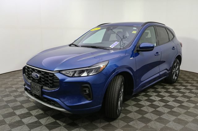 Used 2023 Ford Escape ST-Line Select w/ Tech Pack #1 AWD/4WD image 5