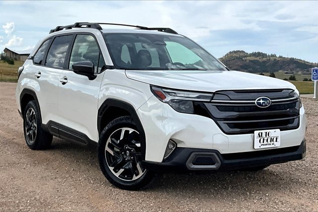 Used 2025 Subaru Forester Limited image 3