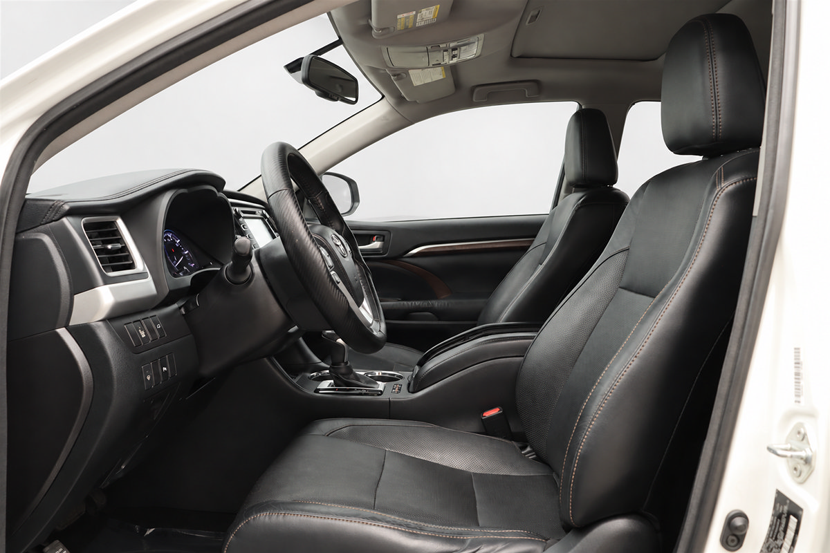 Used 2014 Toyota Highlander Limited AWD/4WD image 28