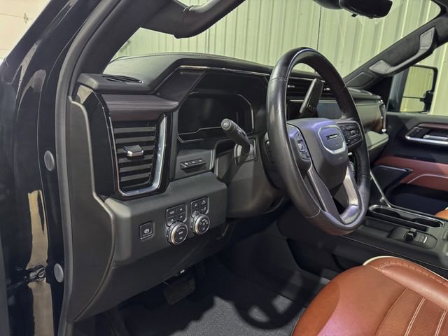 Used 2024 GMC Sierra 3500 Denali Ultimate AWD/4WD image 9