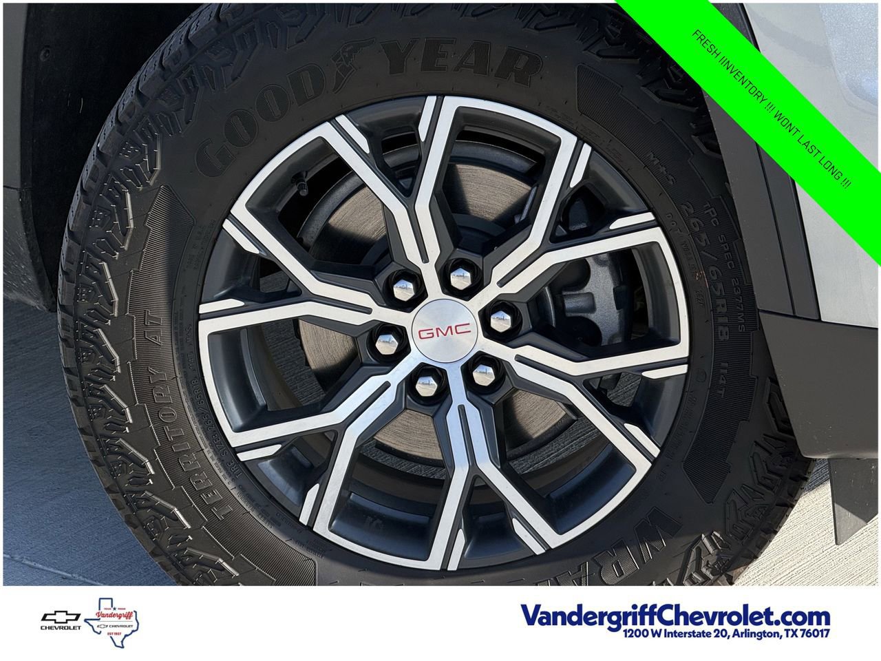 Used 2025 GMC Acadia AT4 AWD/4WD image 6