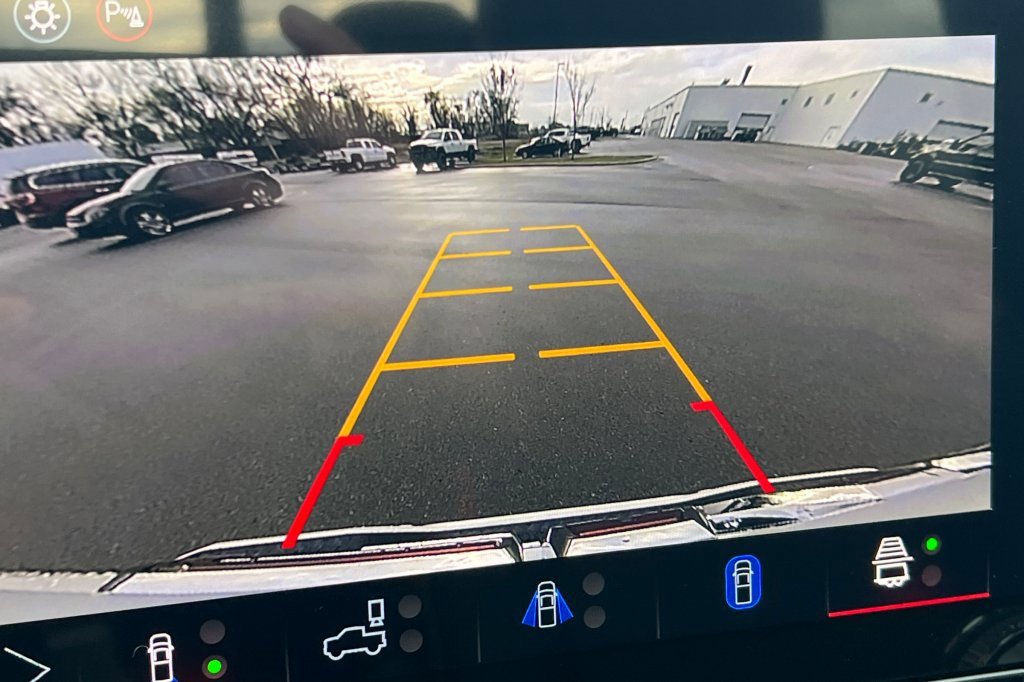 New 2026 GMC Canyon AT4 w/ Technology Plus Package image 16