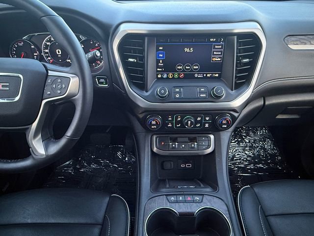 Used 2021 GMC Acadia Denali w/ Denali Technology Package FWD image 3