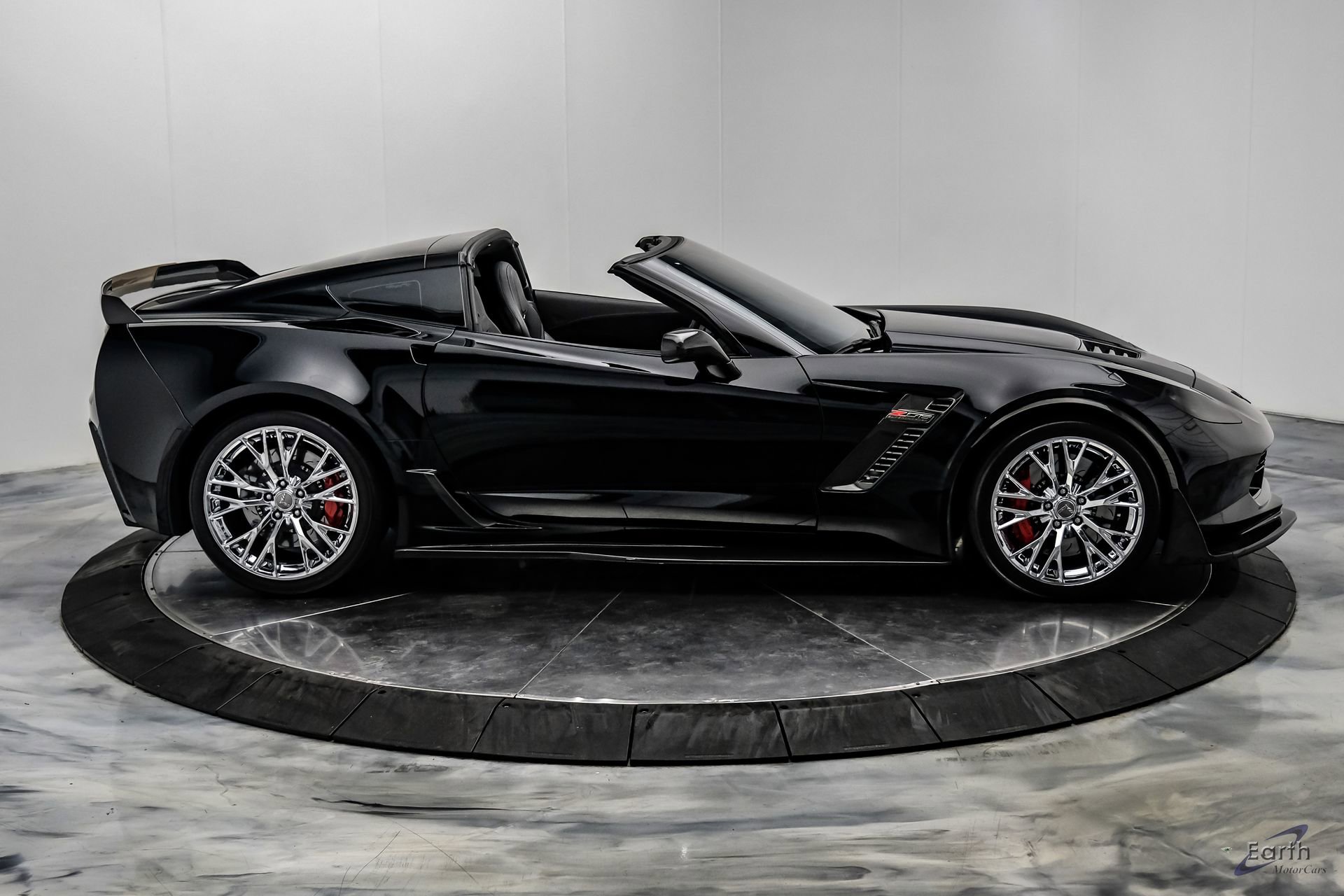 Used 2015 Chevrolet Corvette Z06 w/ 3LZ Preferred Equipment Group image 26