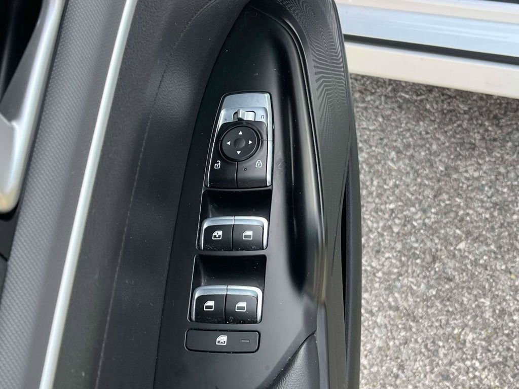 Used 2022 Kia K5 LX image 13