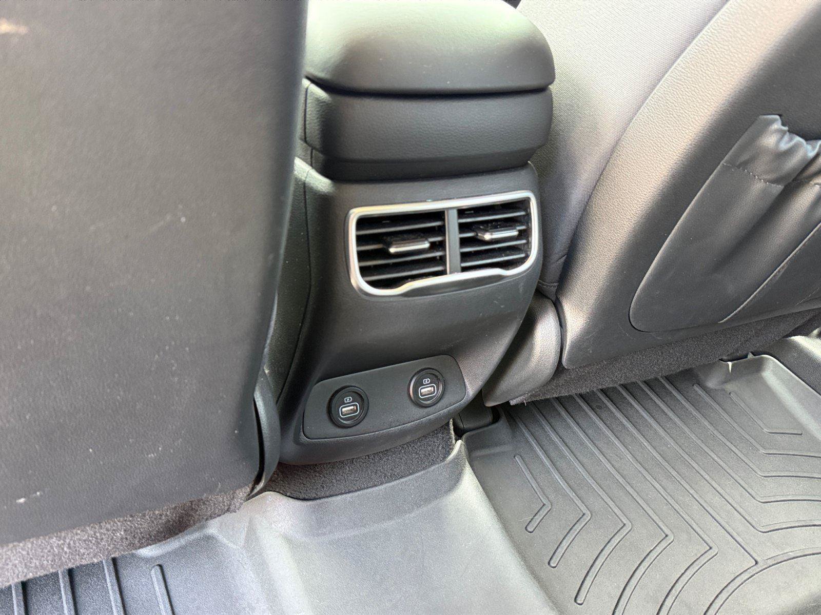 Used 2023 Hyundai Santa Fe SEL AWD/4WD image 13