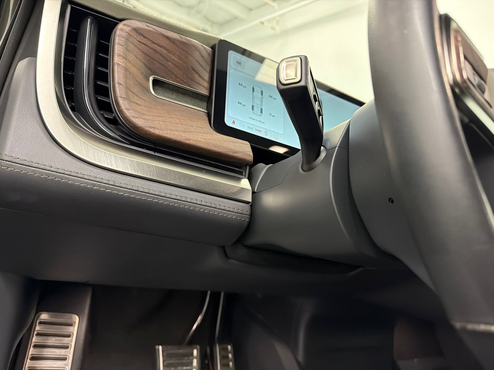 Used 2023 Rivian R1T Launch Edition AWD/4WD image 32