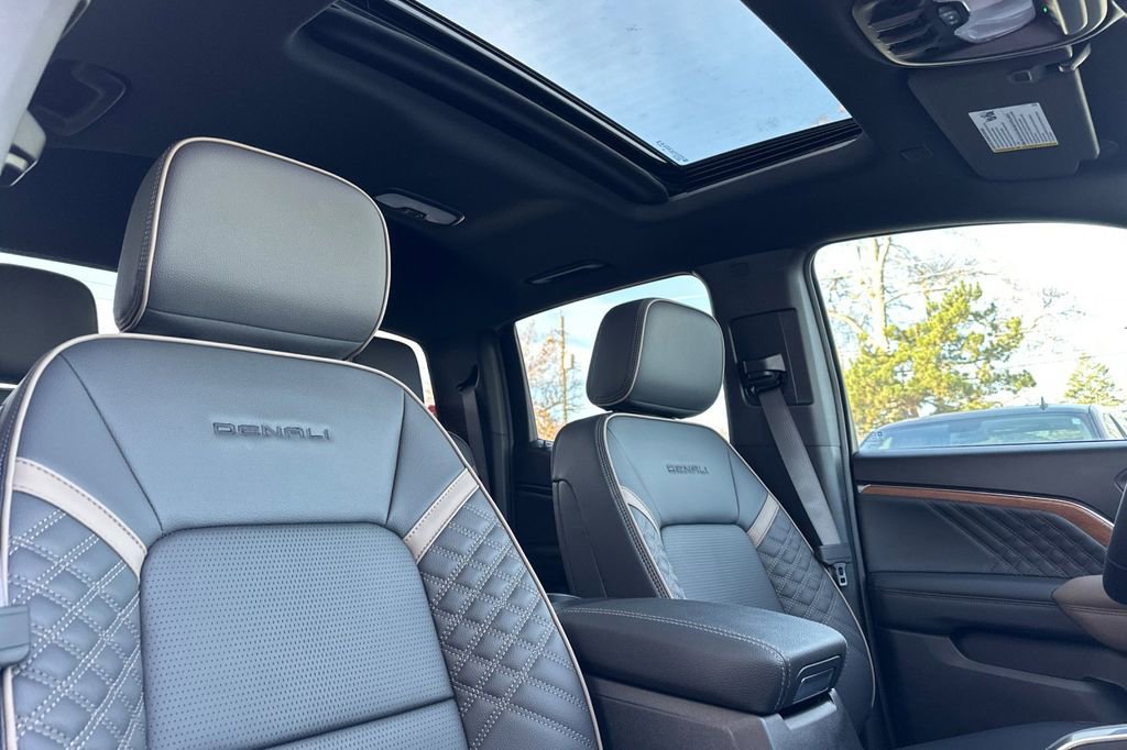 New 2026 GMC Canyon Denali image 13