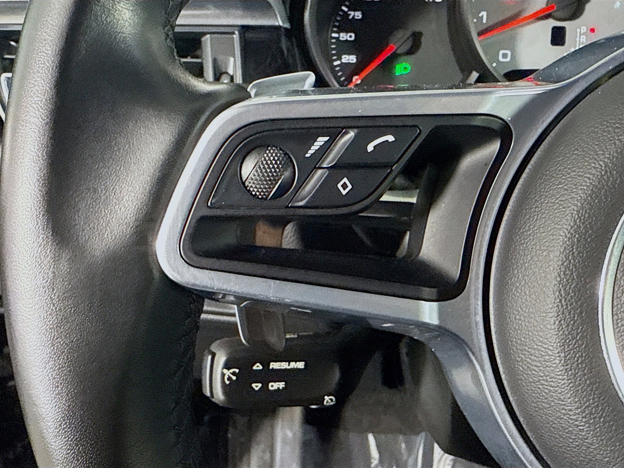 Used 2021 Porsche Macan S image 14