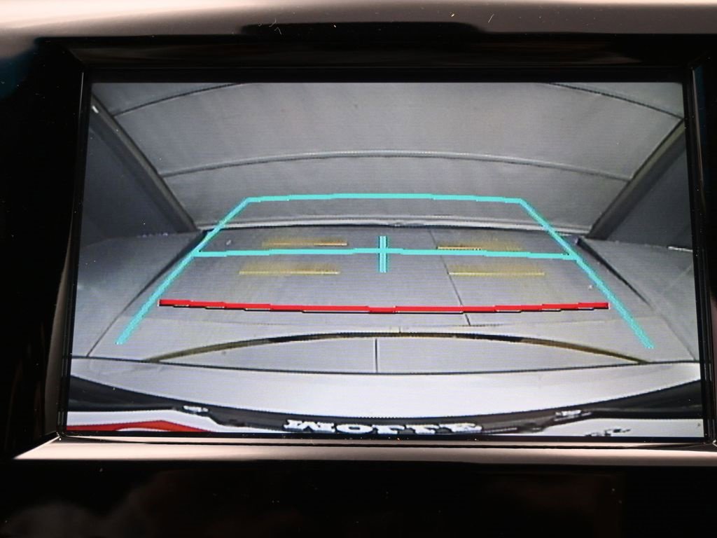 Certified 2018 Toyota Camry LE image 20