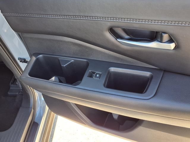 Certified 2025 Nissan Pathfinder Platinum FWD image 28