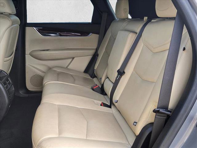 Used 2018 Cadillac XT5 Luxury w/ Driver Awareness Package image 19