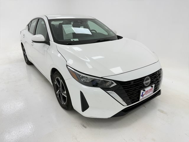 Used 2024 Nissan Sentra SV FWD image 2
