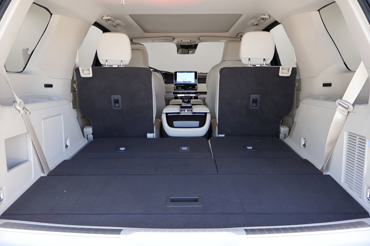 Used 2021 Lincoln Navigator Reserve w/ Luxury Package image 21