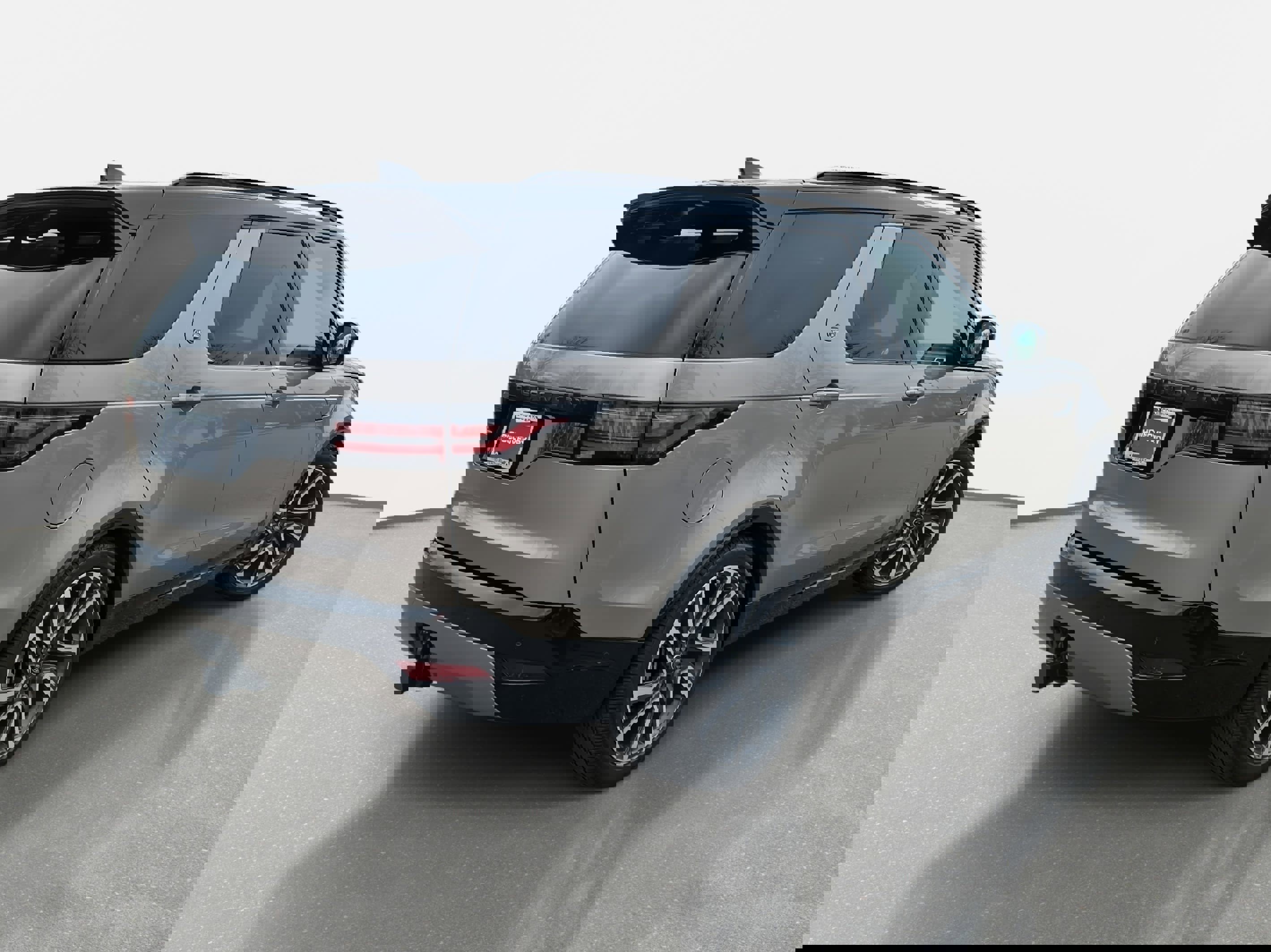 Certified 2025 Land Rover Discovery Dynamic SE image 5