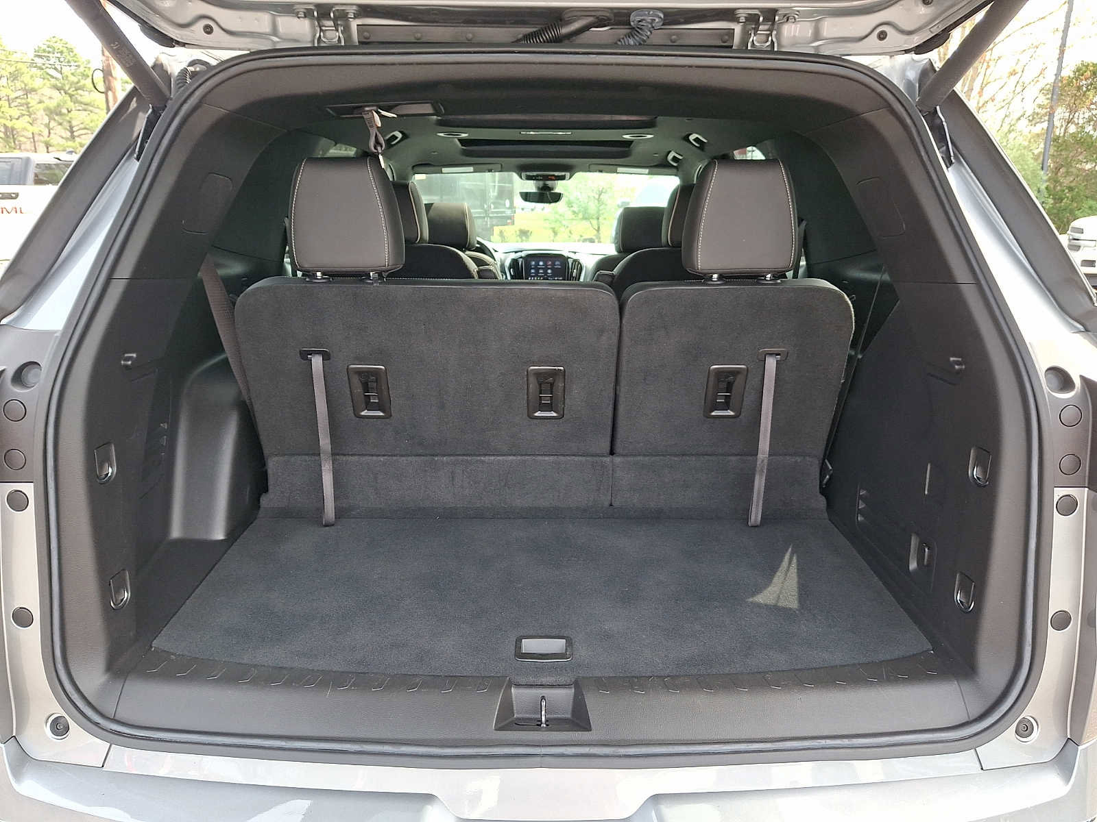 Used 2023 Chevrolet Traverse Premier AWD/4WD image 35