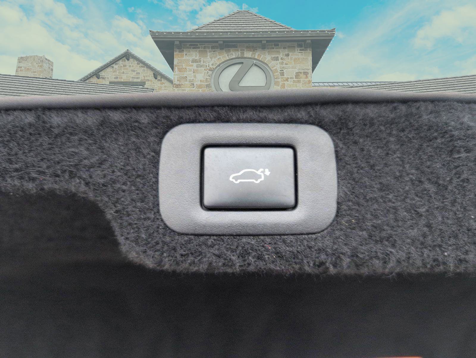 Certified 2021 Lexus LS 500 image 4