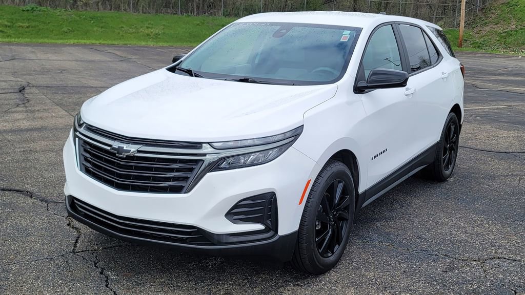 Used 2023 Chevrolet Equinox LS w/ LS Convenience Package FWD image 3