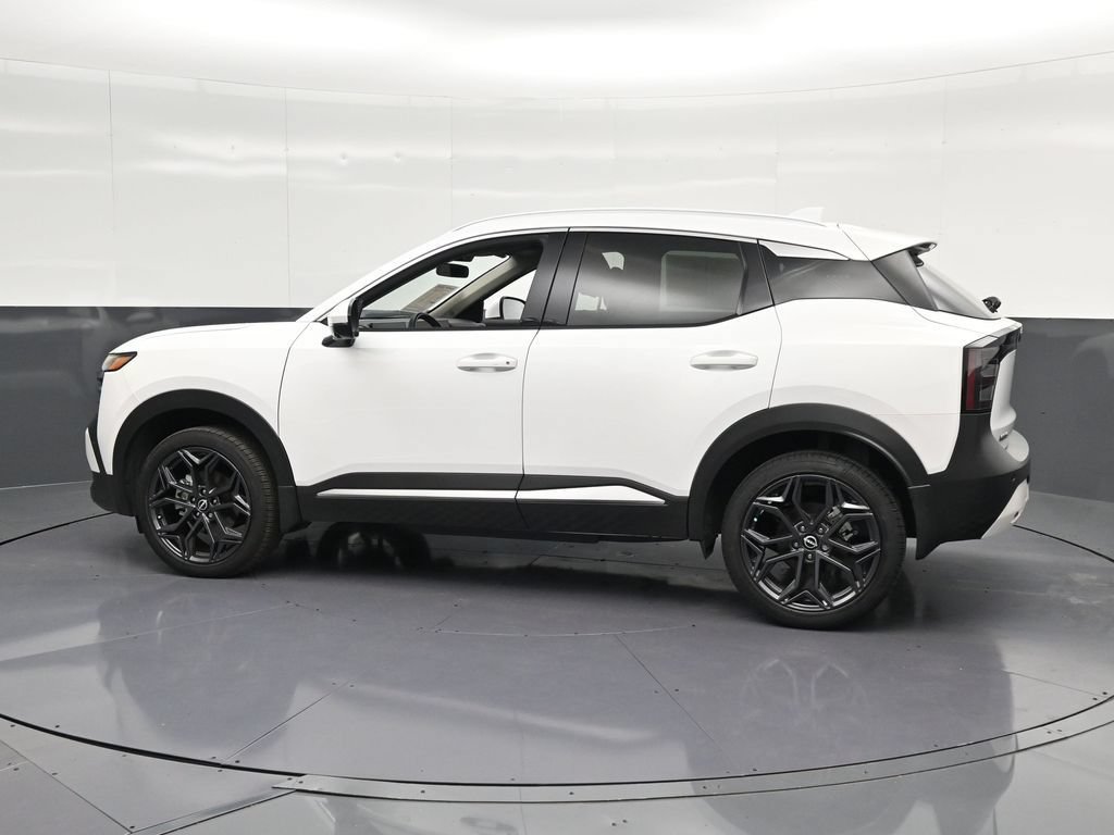 Used 2025 Nissan Kicks SR FWD image 8