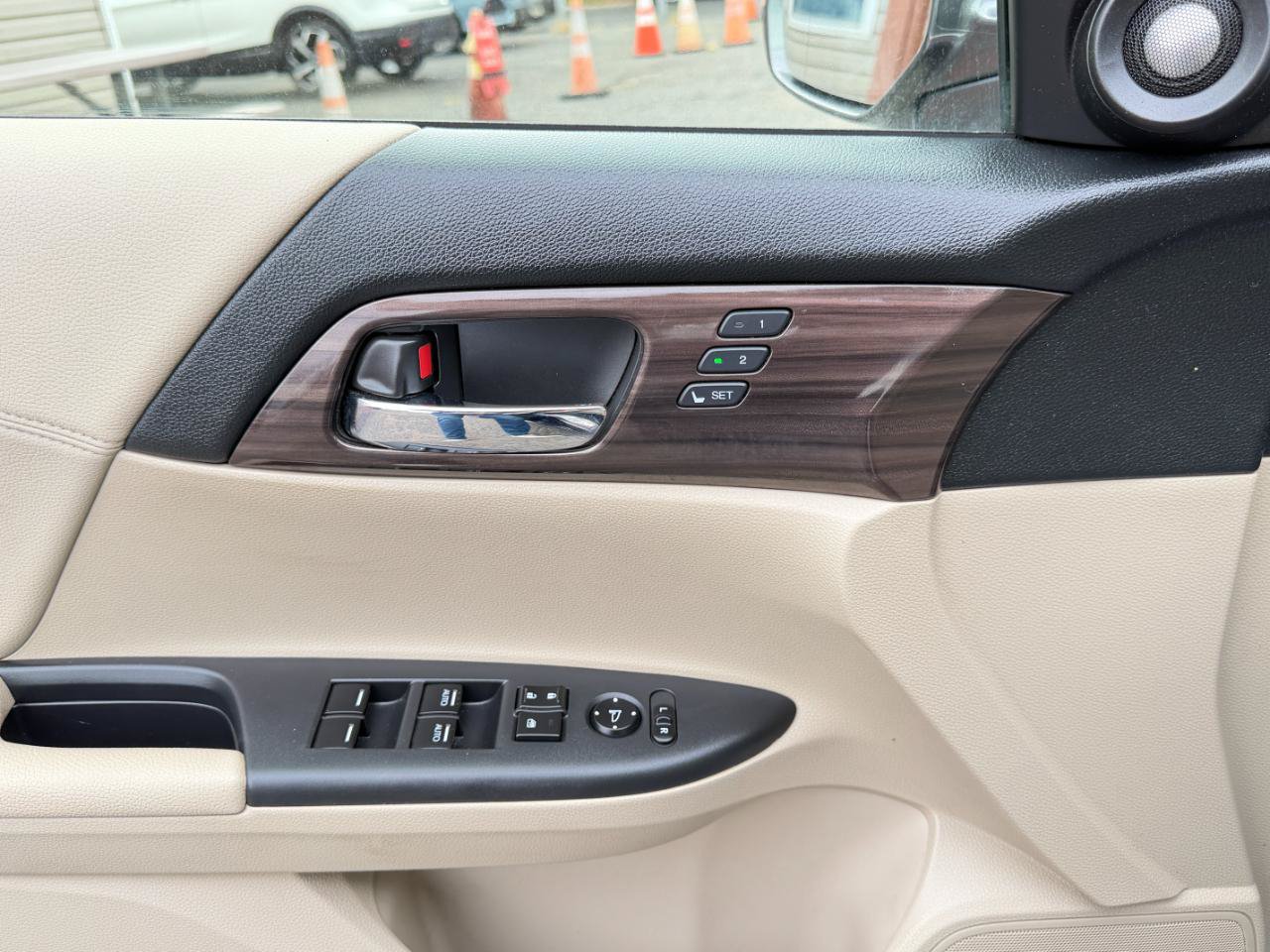 Used 2017 Honda Accord EX-L image 16