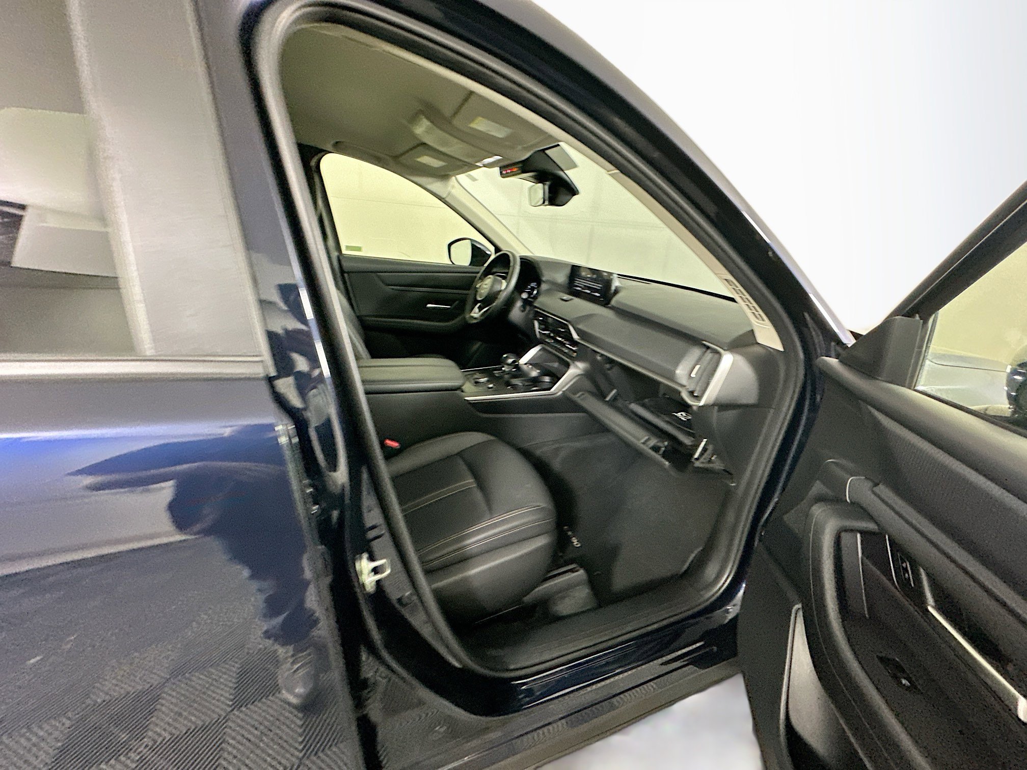 Used 2025 MAZDA CX-90 3.3 Turbo w/ Select Package image 33