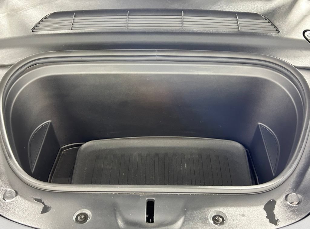 Used 2024 Tesla Model Y 2WD image 31