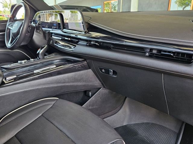 Certified 2024 Cadillac Escalade Sport w/ LPO, ONYX Package AWD/4WD image 31