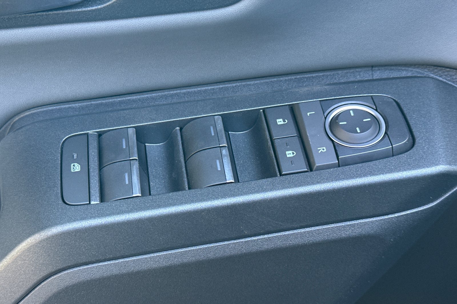 New 2026 Toyota RAV4 XSE AWD/4WD image 12