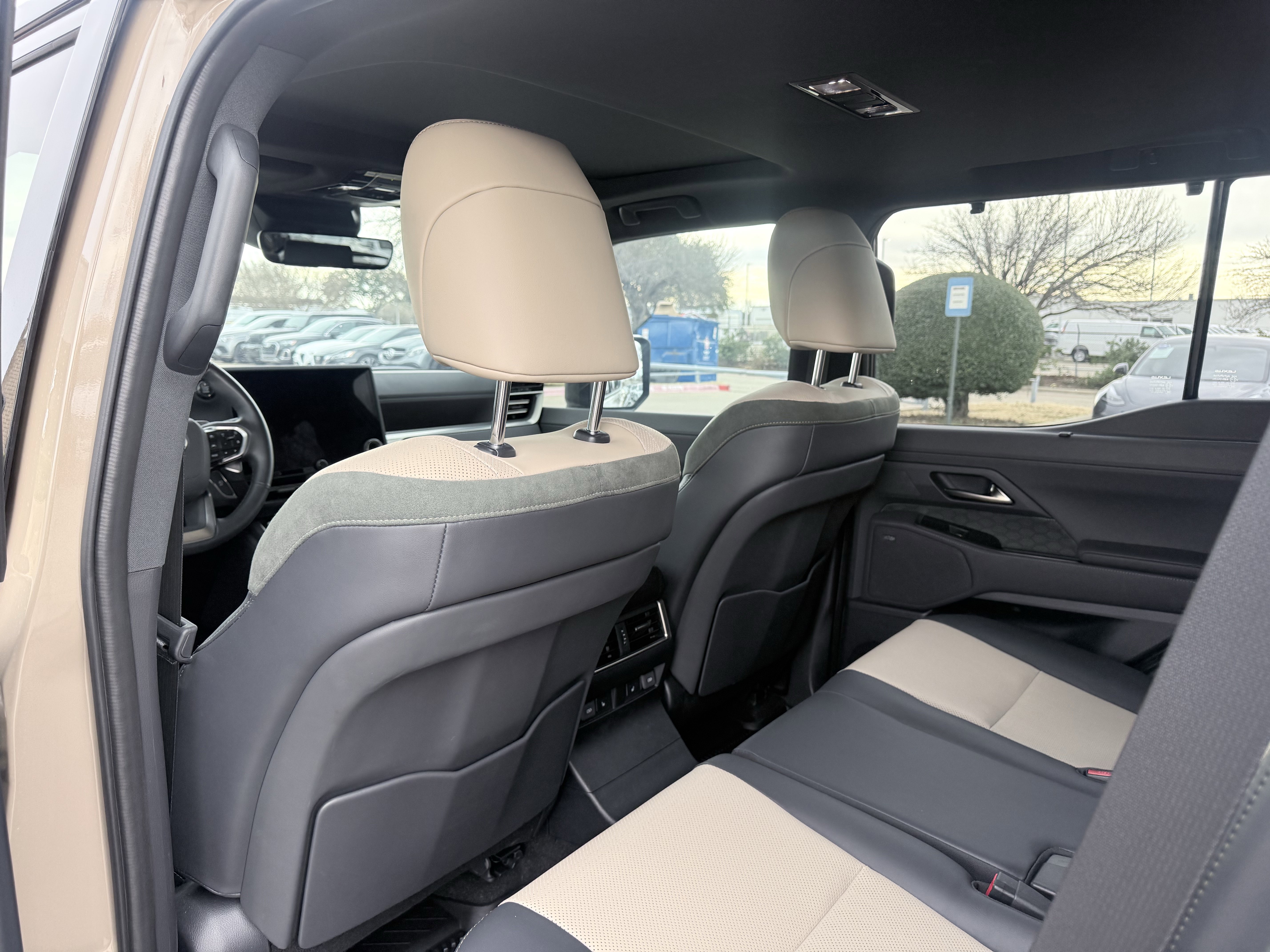 Used 2025 Lexus GX 550 image 43