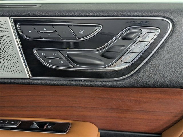 Used 2021 Lincoln Navigator Reserve w/ Luxury Package image 38