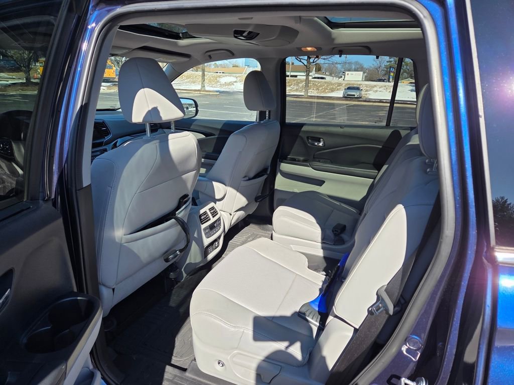 Used 2022 Honda Pilot Elite image 7