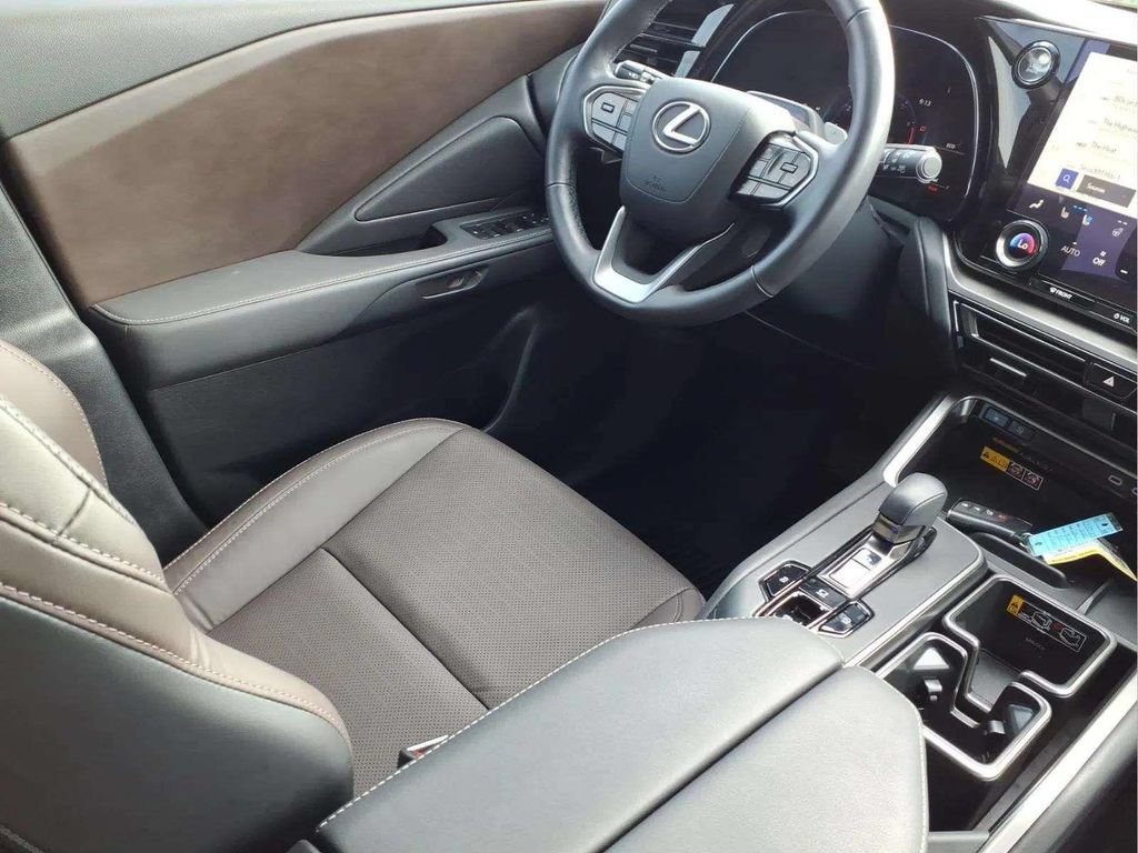 Used 2025 Lexus TX 350 FWD w/ Technology Package image 10