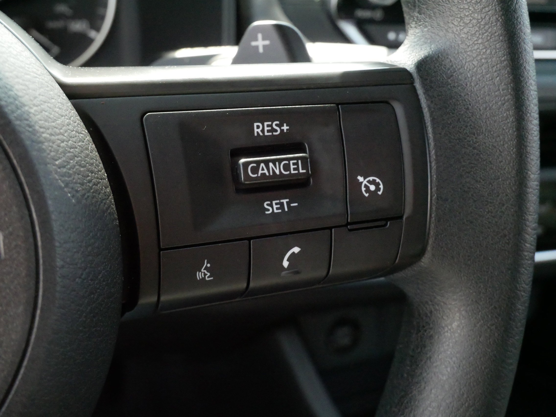 Used 2024 Nissan Rogue S AWD/4WD image 26