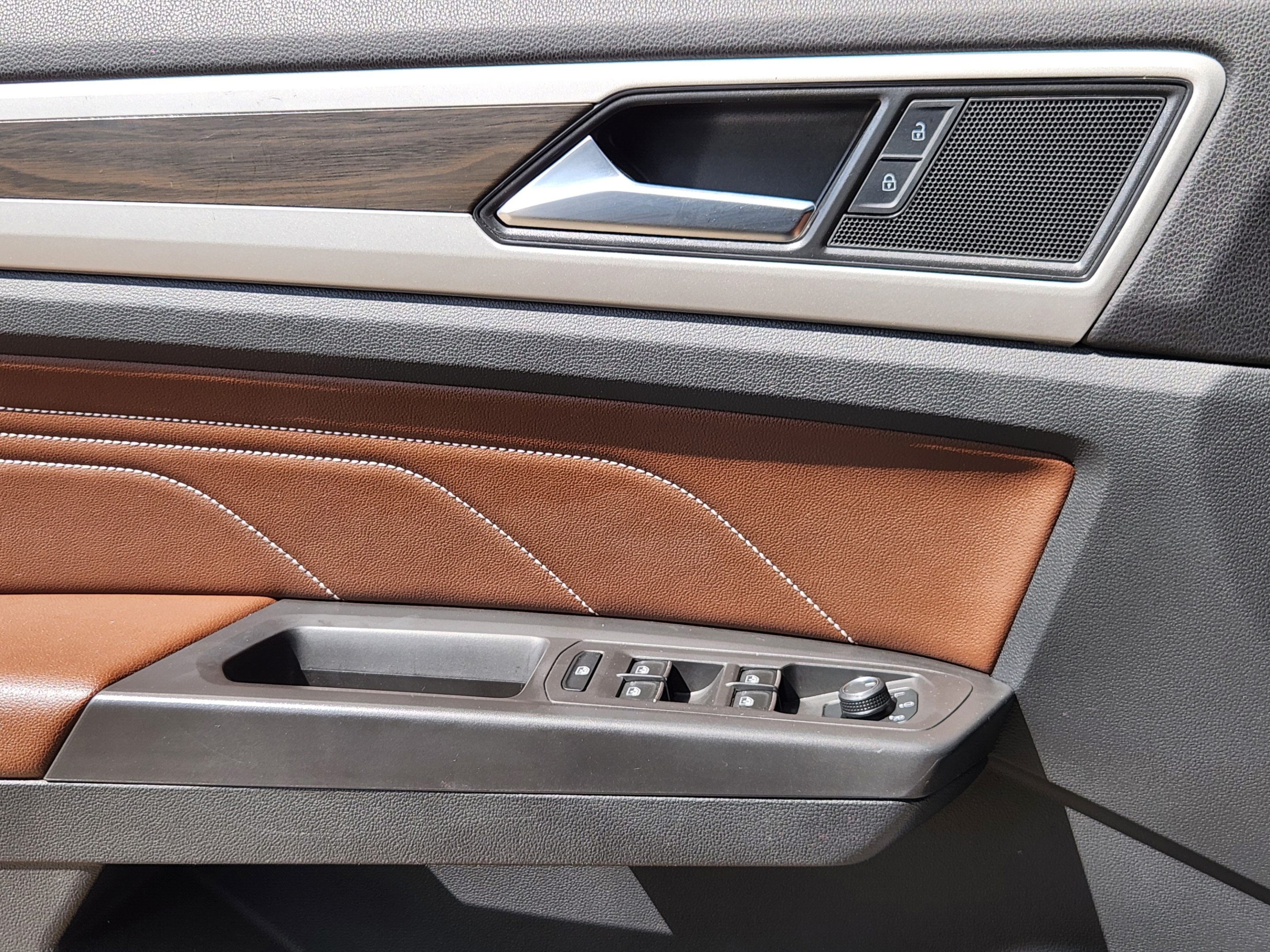Used 2022 Volkswagen Atlas SE w/ Panoramic Sunroof Package FWD image 20