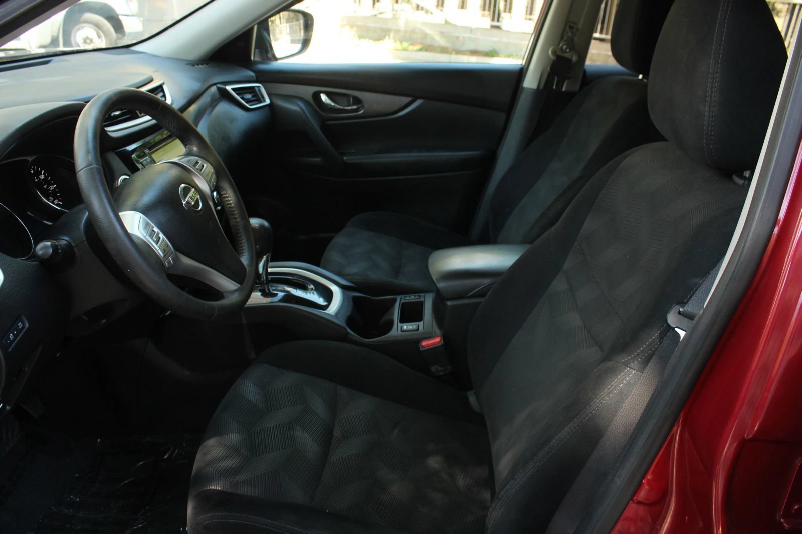 Used 2015 Nissan Rogue SV w/ SV Premium Package AWD/4WD image 14