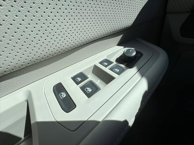 New 2026 Volkswagen Atlas SE image 13