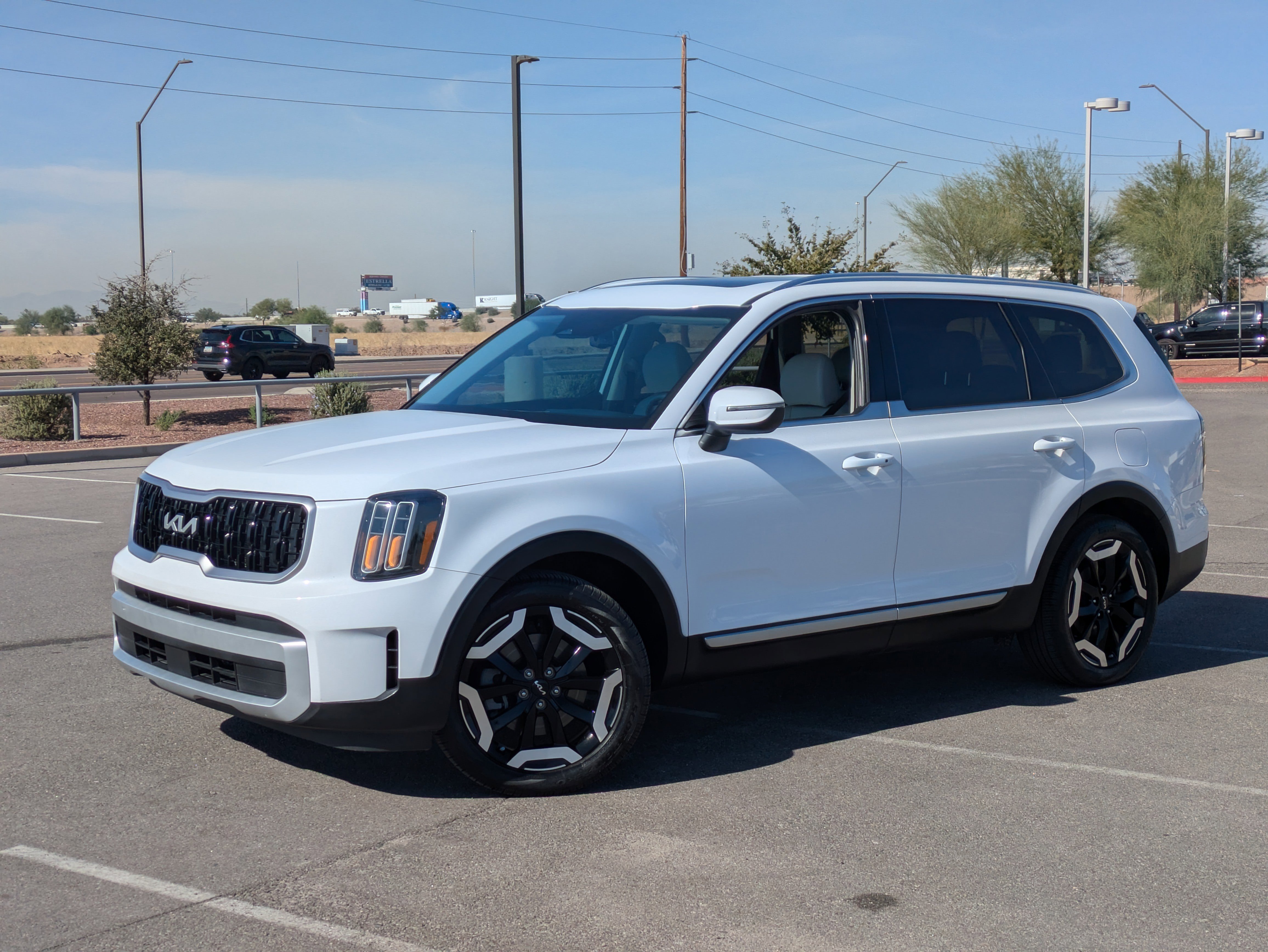 Used 2024 Kia Telluride EX w/ EX Captain's Chair Package image 34
