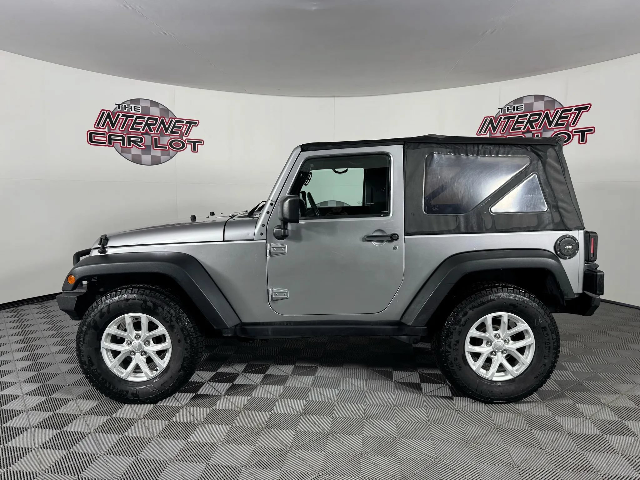 Used 2015 Jeep Wrangler Sport AWD/4WD image 4