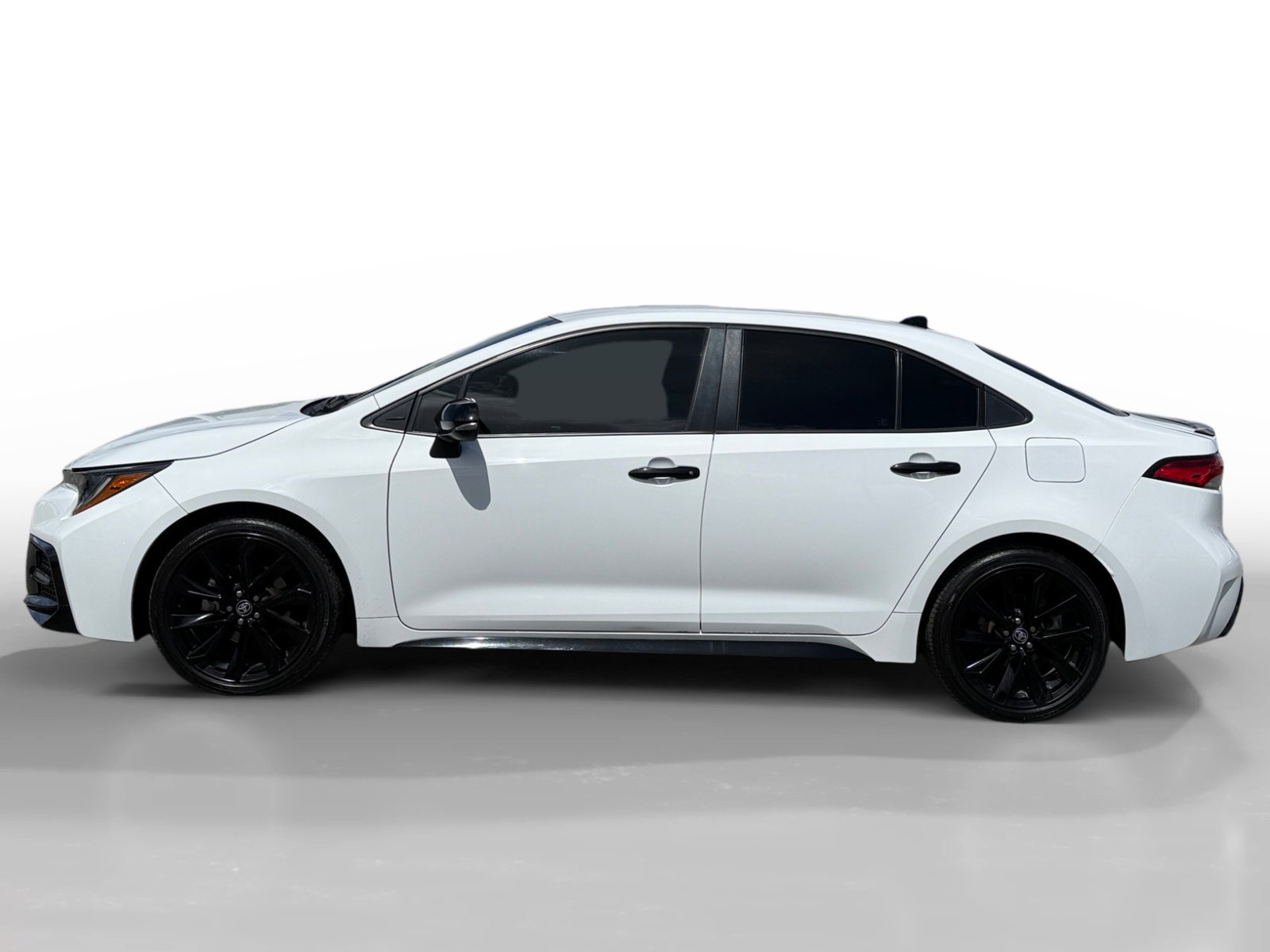 Used 2022 Toyota Corolla SE w/ Carpet Mat Package (TMS) image 2